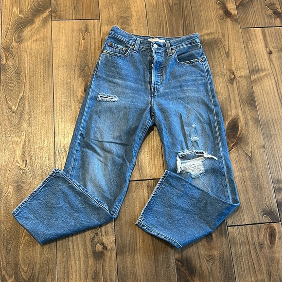 Levi’s Premium Ribcage Straight Anklew26